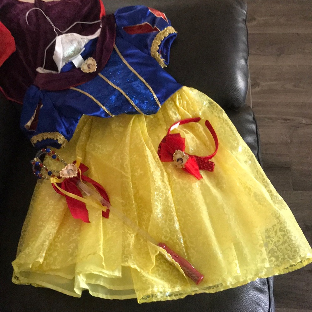 Girls size 6 Disney Park Snow White Dress